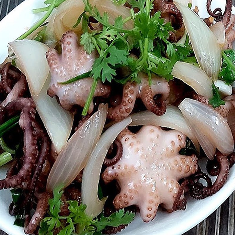 Bước 4 Thành phẩm Bạch tuộc xào hành tây