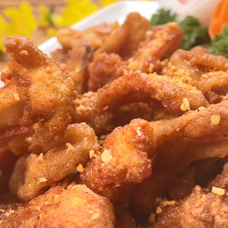 Bước 4 Thành phẩm Sụn gà chiên bơ tỏi (Công thức được chia sẻ từ Tiktok Vào Bếp cùng Cách Nấu Ngon)
