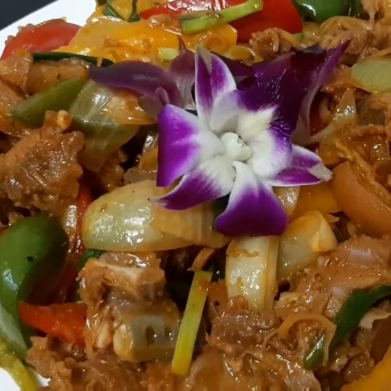 Bước 5 Thành phẩm Sườn dê xào ớt chuông