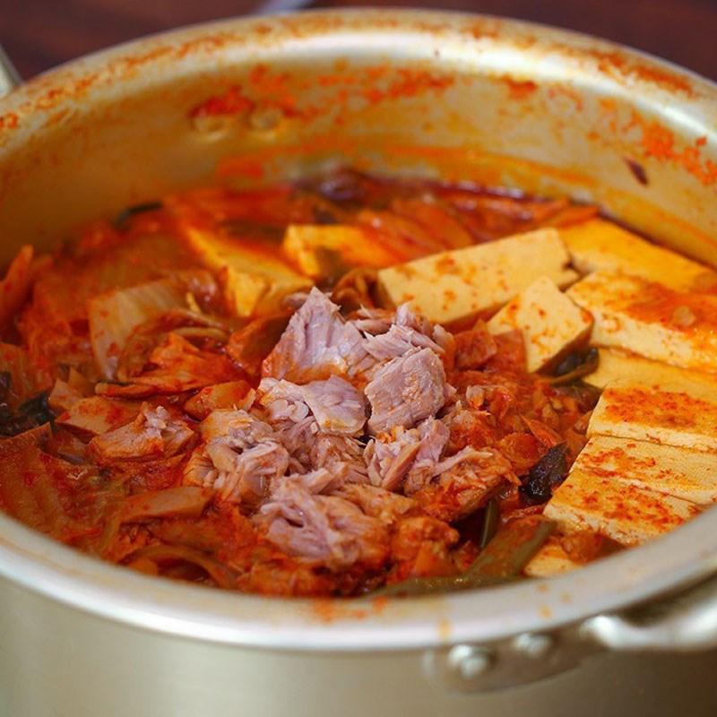 Bước 4 Thành phẩm Canh kim chi cá ngừ ngâm dầu