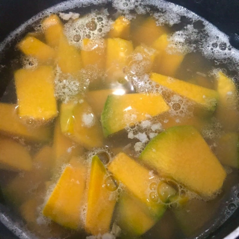 Bước 3 Nấu canh Canh bí đỏ thịt bằm rong biển