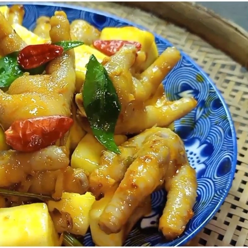Bước 5 Thành phẩm Chân gà sốt Thái xoài non