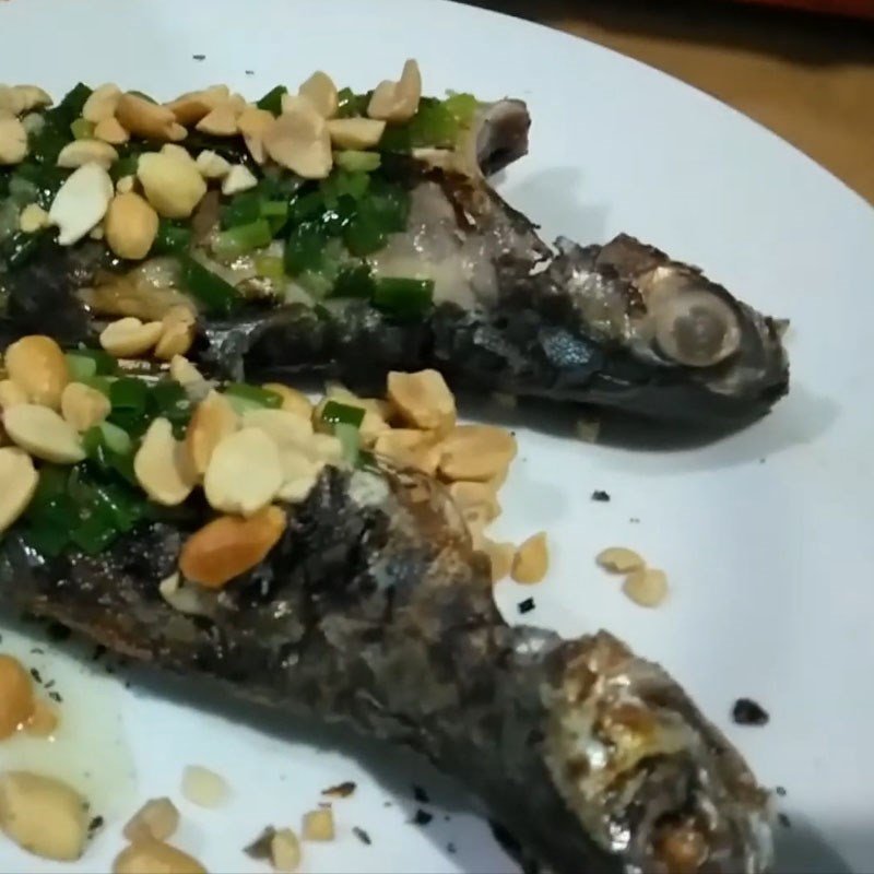 Bước 4 Thành phẩm Cá sòng nướng mỡ hành
