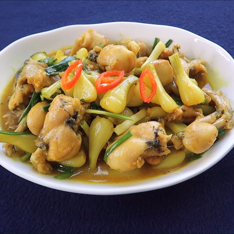 Bước 3 Thành phẩm Ếch xào củ kiệu