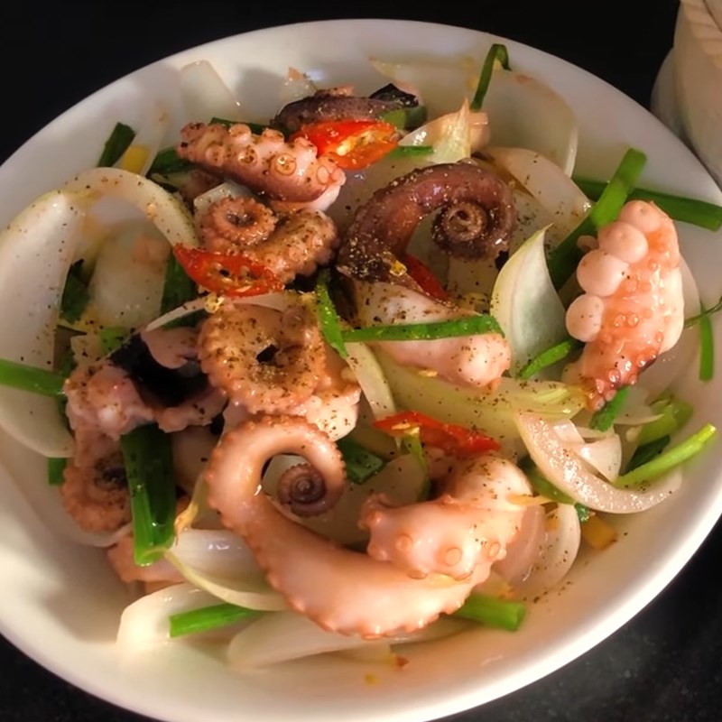 Bước 3 Thành phẩm Bạch tuộc xào hành gừng