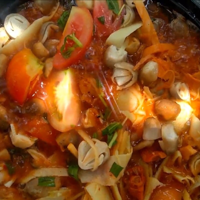 Bước 5 Thành phẩm Lẩu gà măng cay