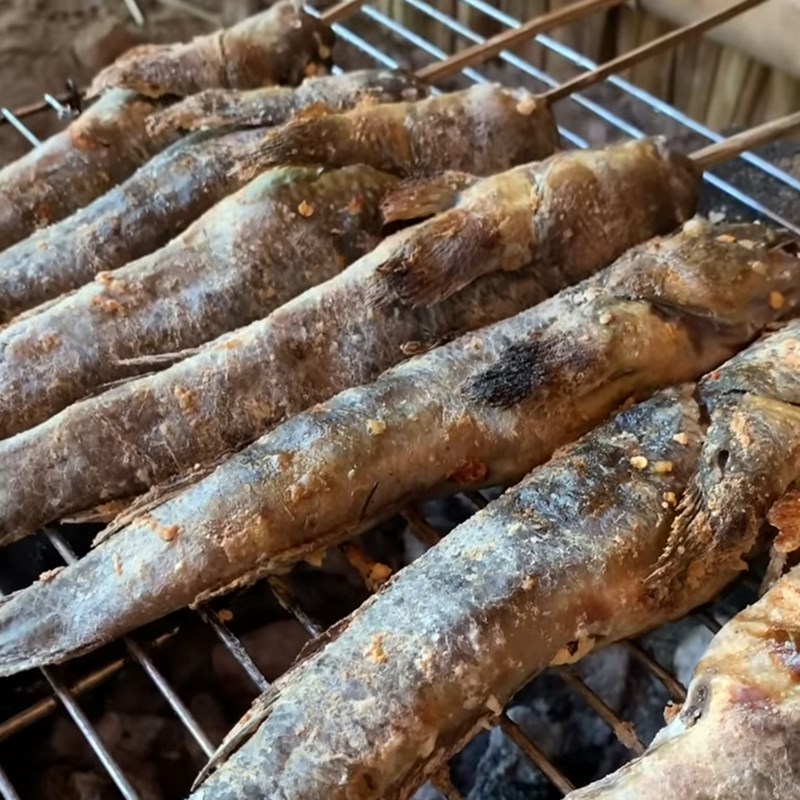 Bước 4 Thành phẩm Cá thòi lòi nướng muối ớt