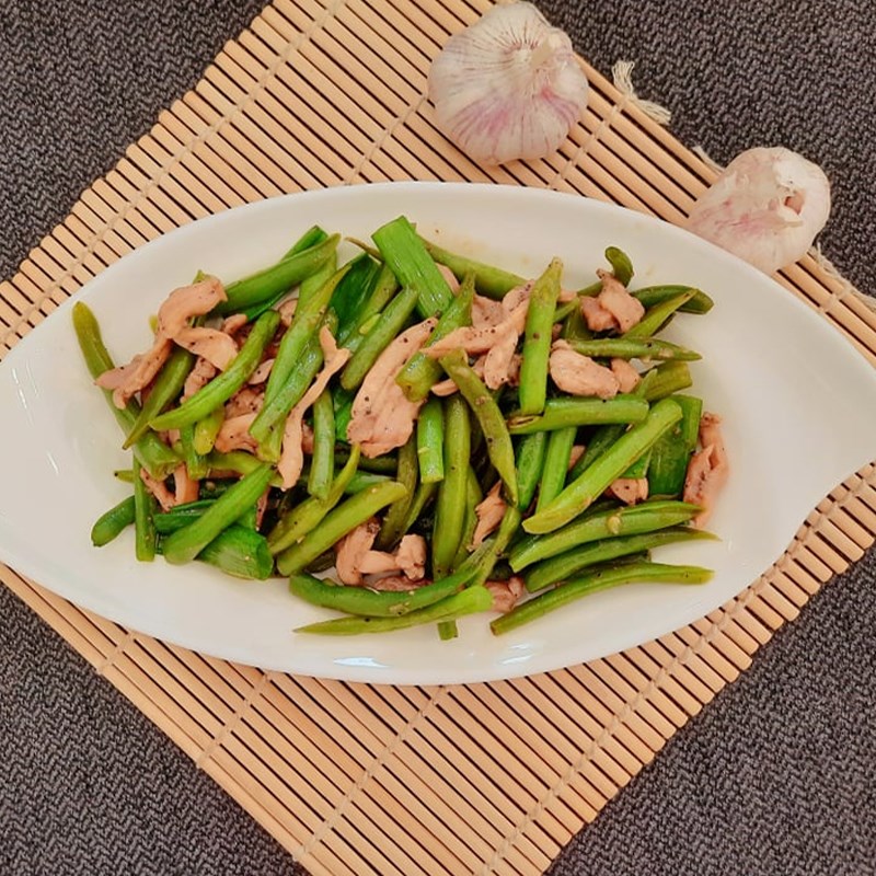 Bước 4 Thành phẩm Thịt gà xào đậu que (đậu cô ve)