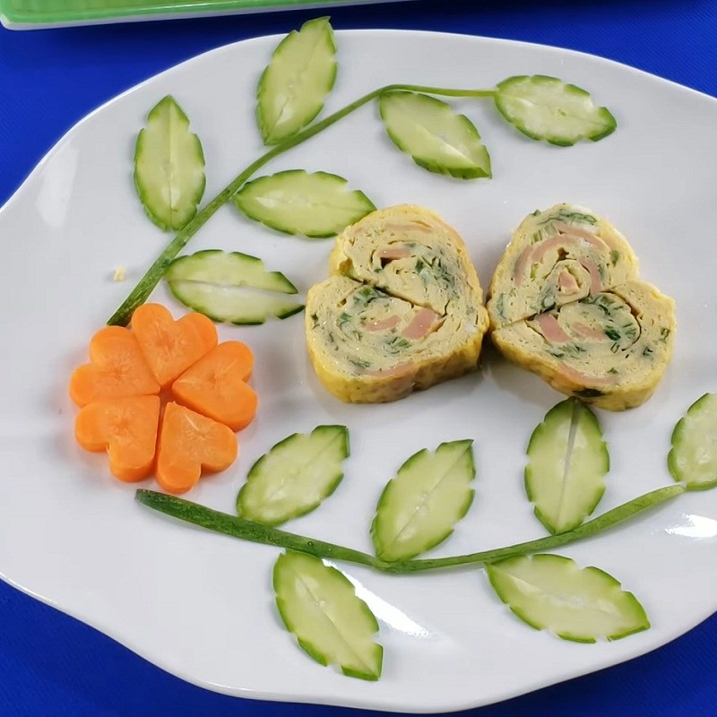 Bước 4 Thành phẩm Trứng cuộn xúc xích hình trái tim