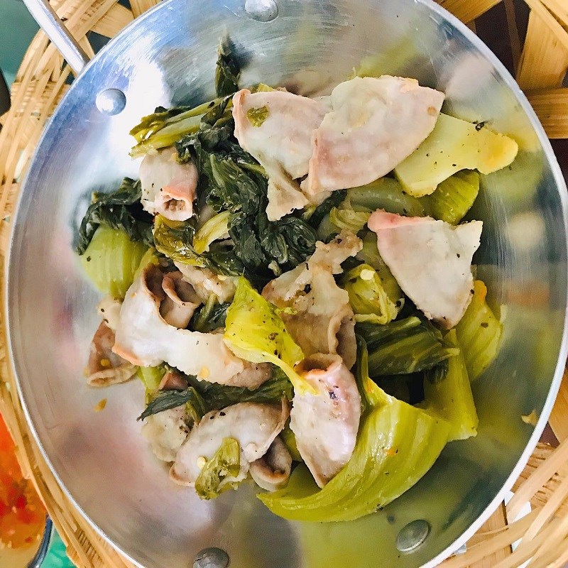 Bước 4 Thành phẩm Lòng heo xào cải chua (dưa cải)