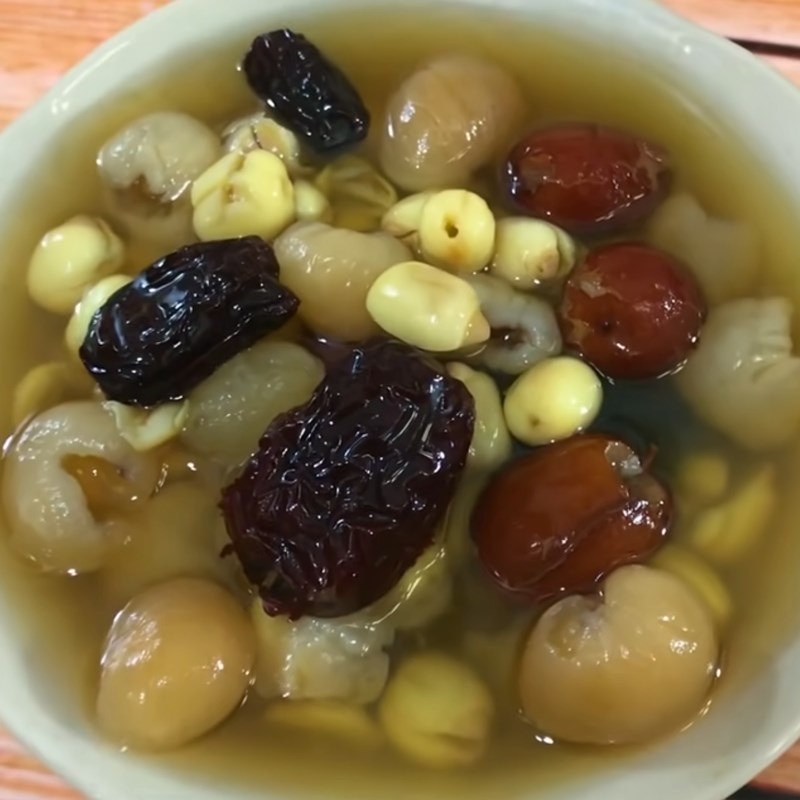 Bước 5 Thành phẩm Chè nhãn nhục hạt sen táo đỏ