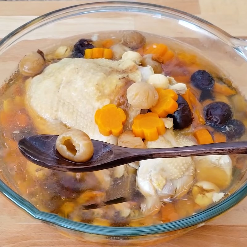 Bước 3 Thành phẩm Canh gà hầm ngũ quả