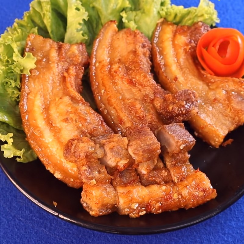 Bước 8 Thành phẩm Thịt ba rọi chiên nước mắm