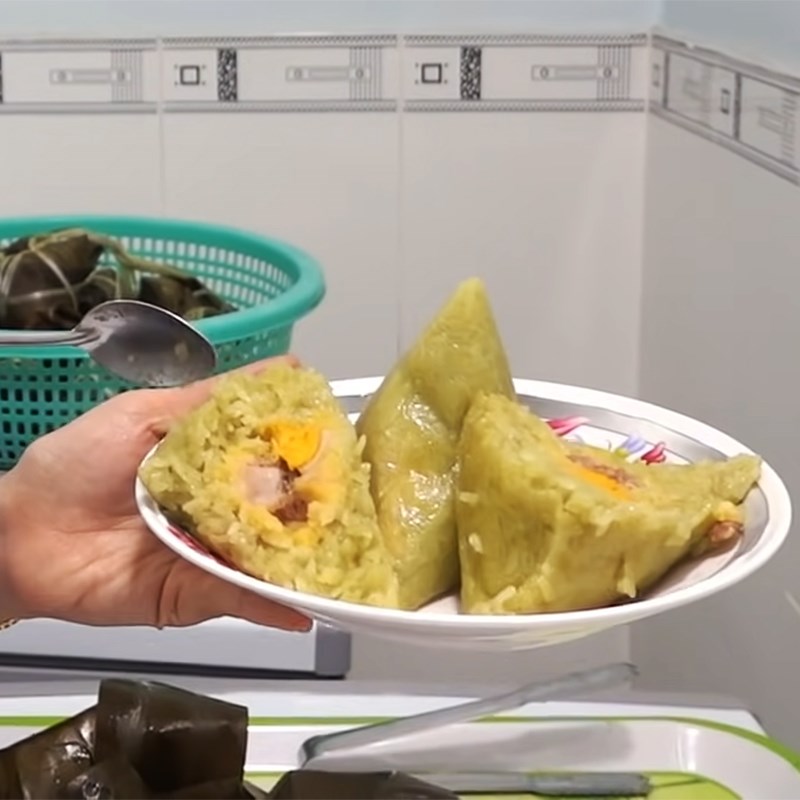 Bước 7 Thành phẩm Bánh ú nhân mặn miền Tây