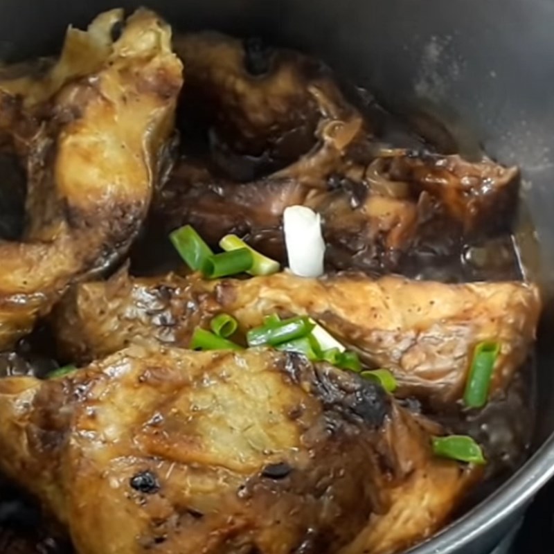 Bước 5 Thành phẩm Cá diêu hồng kho tiêu với thịt ba chỉ