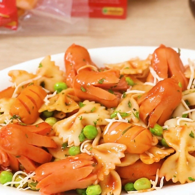 Bước 5 Thành phẩm Nui xào xúc xích cà chua