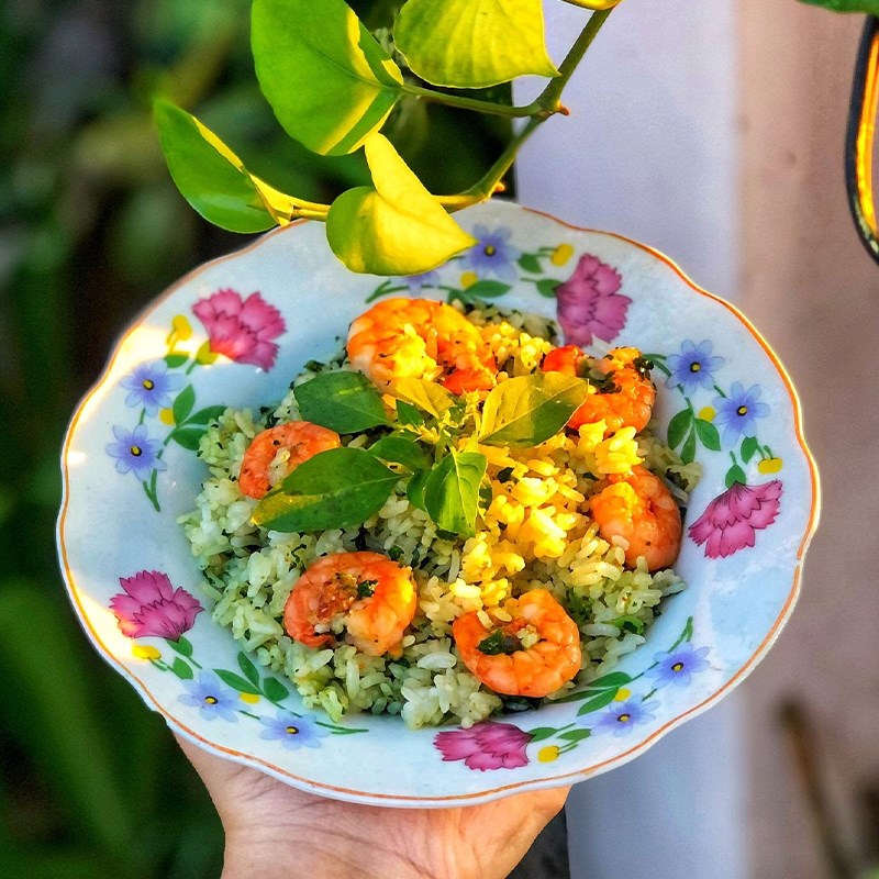 Bước 3 Thành phẩm Cơm chiên muối é với tôm