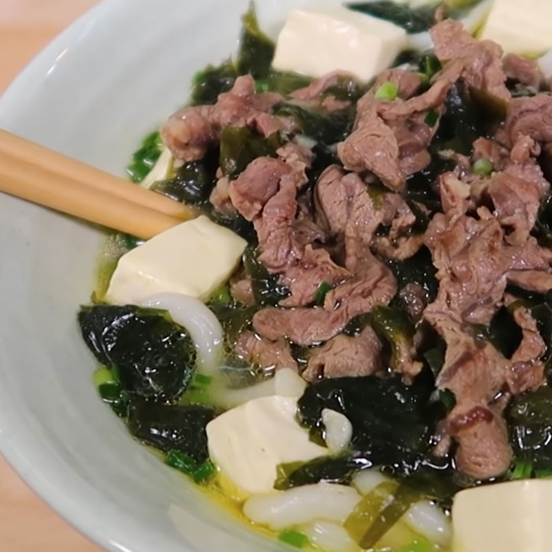 Bước 4 Thành phẩm Canh rong biển thịt bò đậu hũ