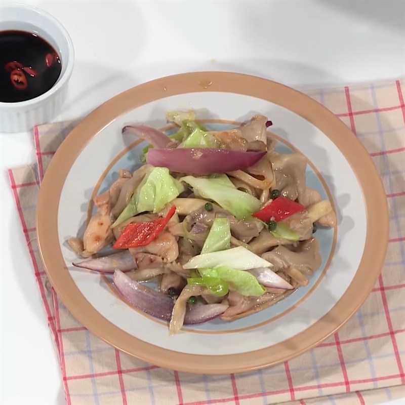Bước 4 Thành phẩm Gà xào nấm bào ngư