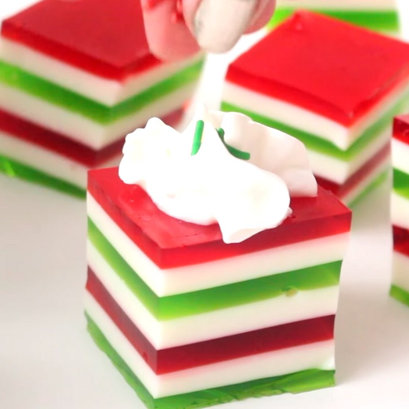 Bước 4 Thành phẩm Kẹo dẻo giáng sinh bằng bột Jello