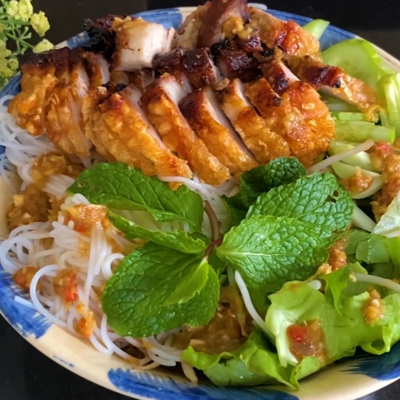 Bước 5 Thành phẩm Bún mắm nêm thịt quay