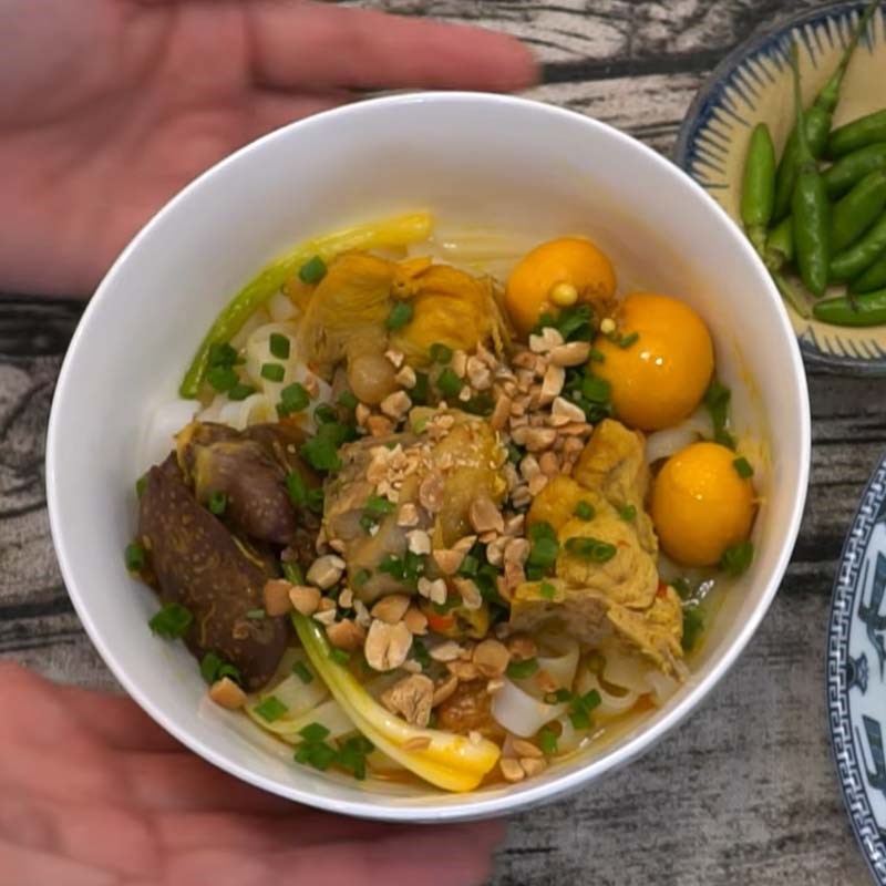 Bước 8 Thành phẩm Mì quảng gà Đà Nẵng