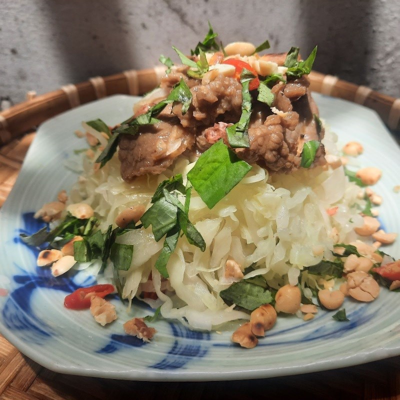 Bước 4 Thành phẩm Thịt bò trộn bắp cải