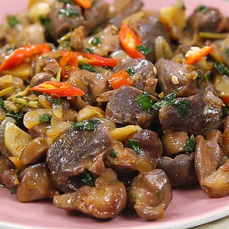 Bước 4 Thành phẩm Mề gà xào cay