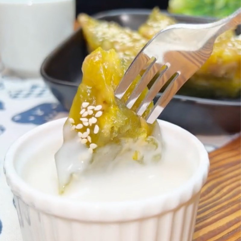 Bước 4 Thành phẩm Bánh chuối hấp là dứa với nước cốt dừa (Công thức được chia sẻ từ Tiktok Cách Nấu Ngon cùng Cách Nấu Ngon)