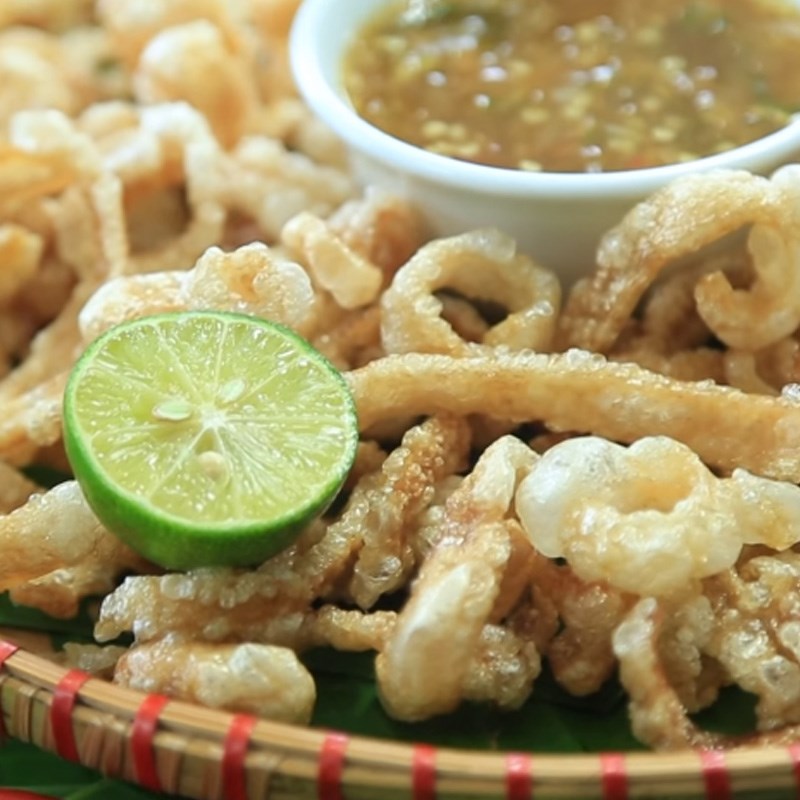 Bước 7 Thành phẩm Da heo chiên giòn sốt thái