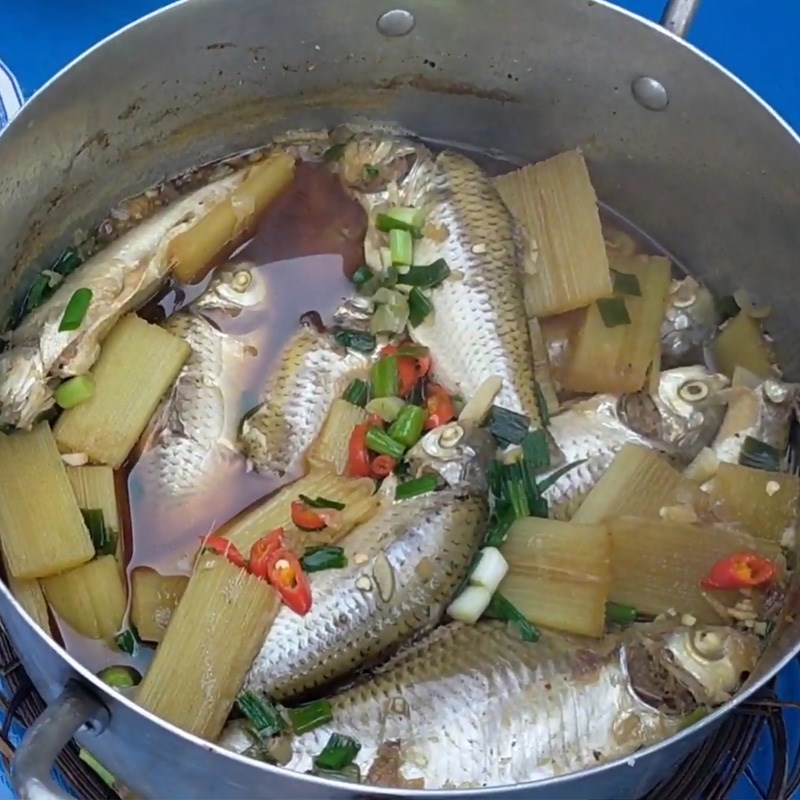 Bước 4 Thành phẩm Cá linh kho mía