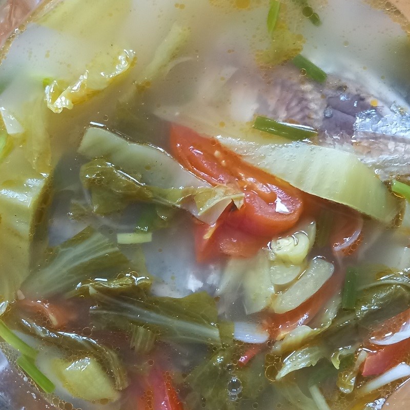 Bước 4 Thành phẩm Canh cá bạc má dưa chua và cà chua