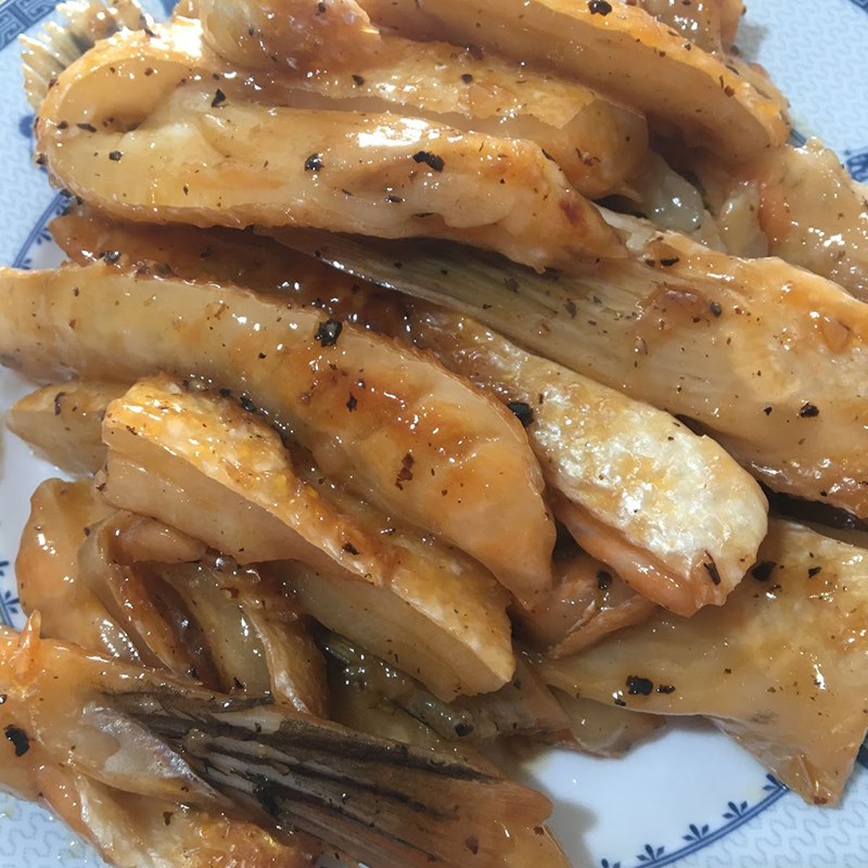 Bước 3 Thành phẩm Lườn cá hồi kho tiêu