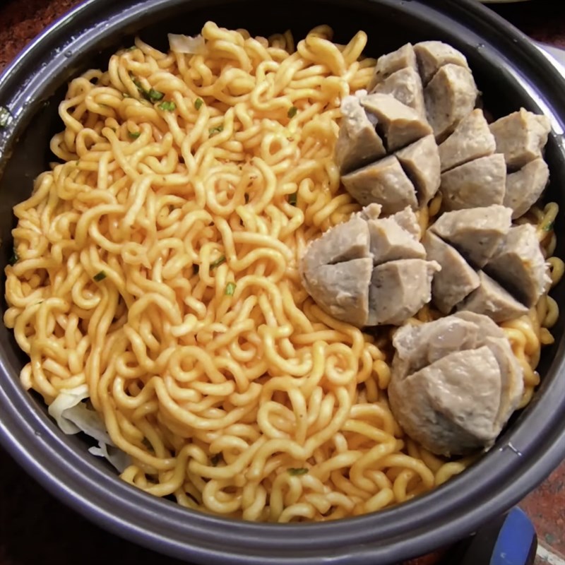 Bước 4 Nướng mì trộn Mì trộn bò viên phô mai