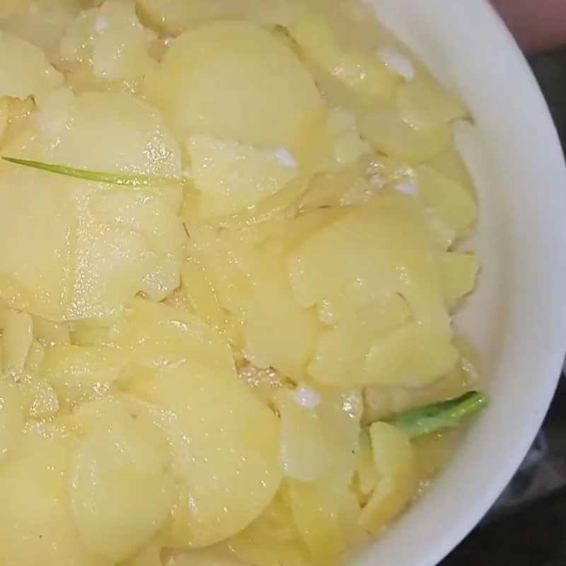 Bước 3 Thành phẩm Khoai tây xào tỏi