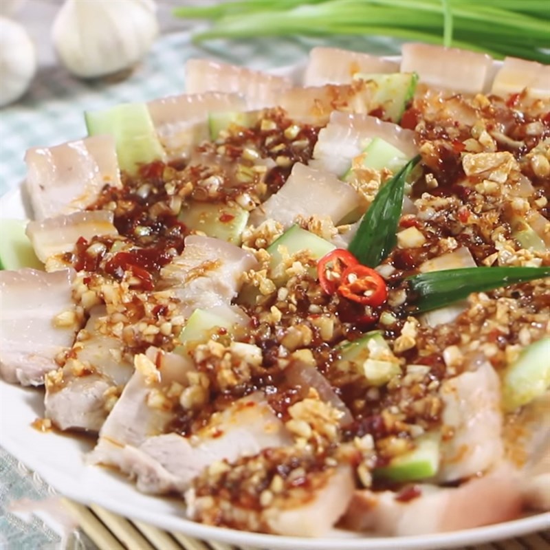 Bước 4 Thành phẩm Thịt ba chỉ luộc sốt tỏi cay