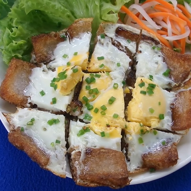 Bước 5 Thành phẩm Bột chiên khoai môn trứng ốp la