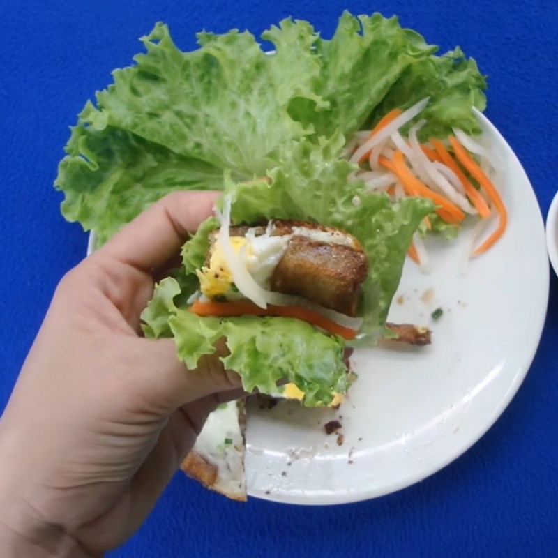 Bước 5 Thành phẩm Bột chiên khoai môn trứng ốp la