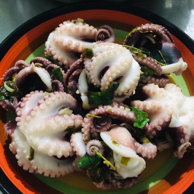 Bước 4 Thành phẩm Bạch tuộc nhúng lá me