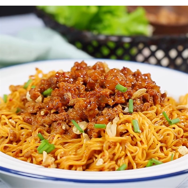 Bước 4 Thành phẩm Mì trộn thịt băm phô mai cay