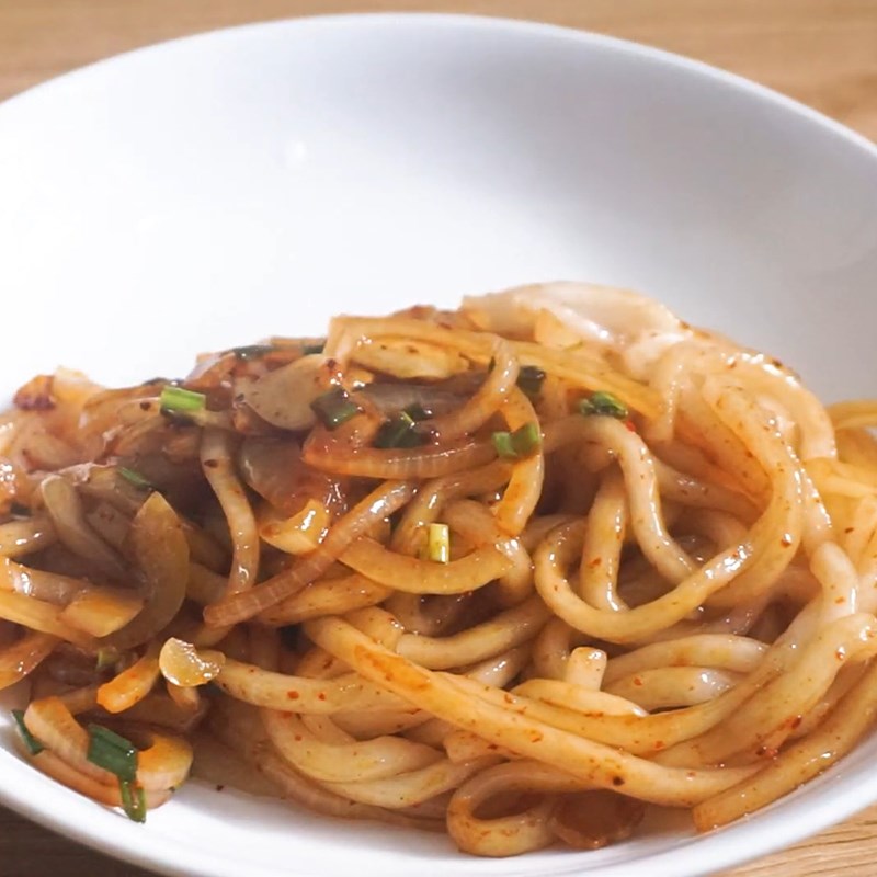 Bước 4 Thành phẩm Mì udon xào cay