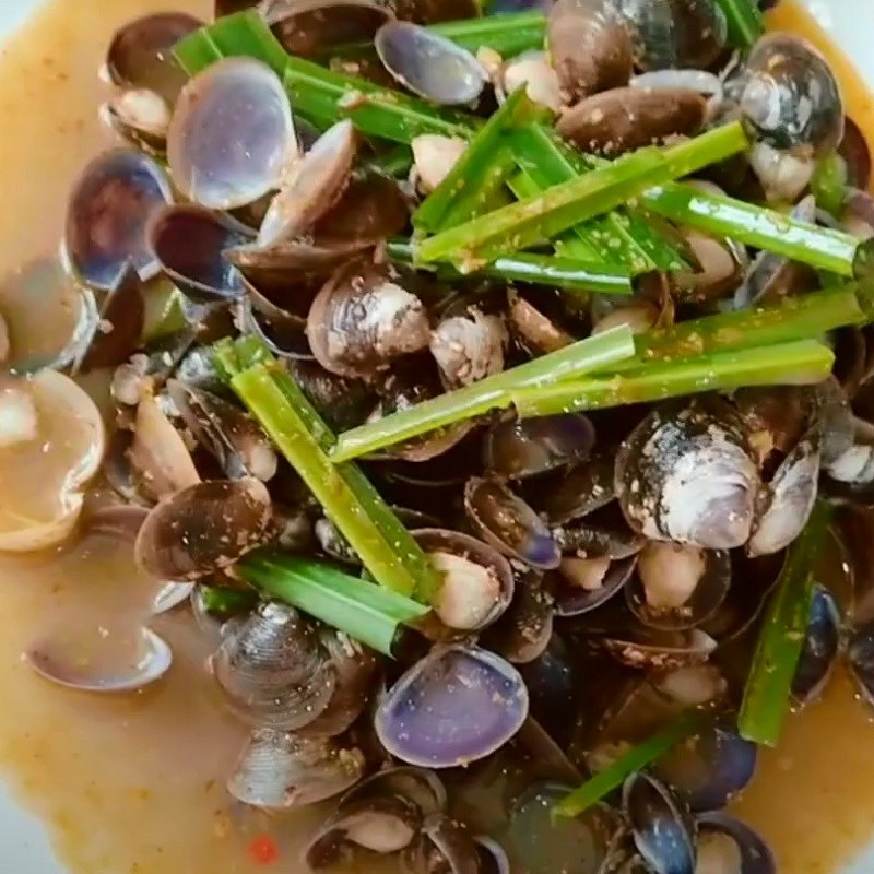 Bước 3 Thành phẩm Hến xào nguyên con