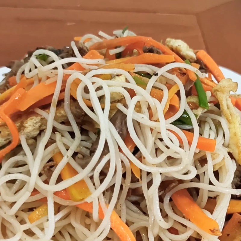 Bước 6 Thành phẩm Bún gạo xào lòng gà