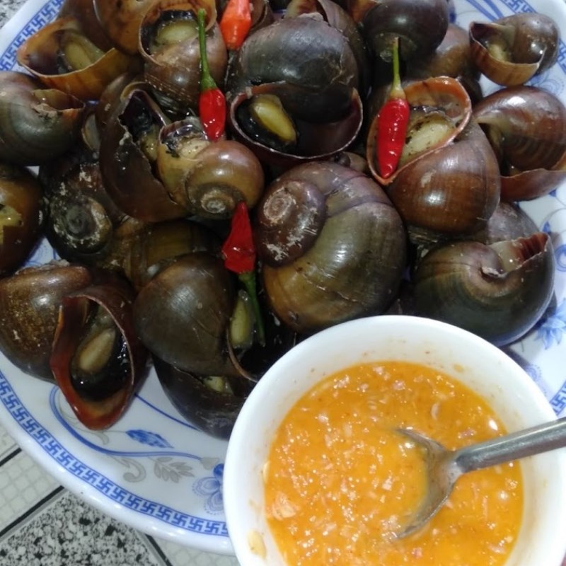 Bước 4 Thành phẩm Ốc lác hấp sả chấm nước mắm sữa