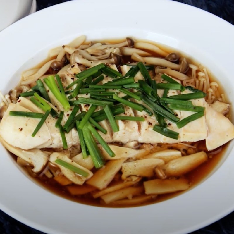 Bước 5 Thành phẩm Ức gà hấp nước tương