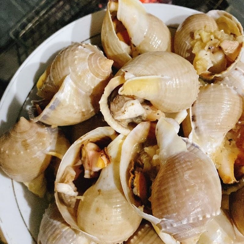 Bước 6 Thành phẩm Ốc tỏi nướng nước mắm (công thức được chia sẻ từ người dùng)