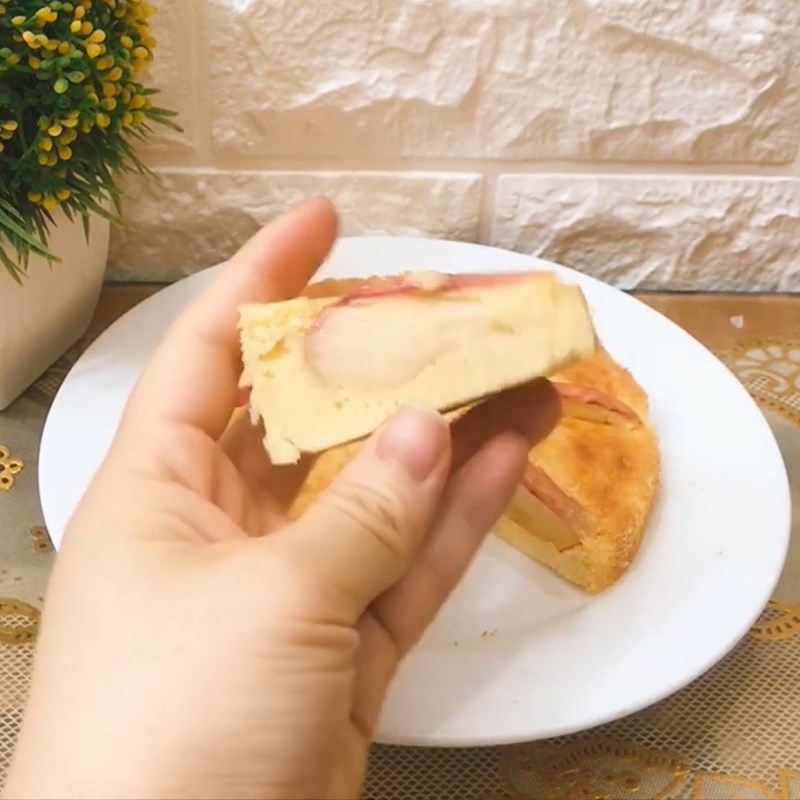 Bước 5 Thành phẩm Bánh bông lan sữa chua táo bằng nồi chiên không dầu