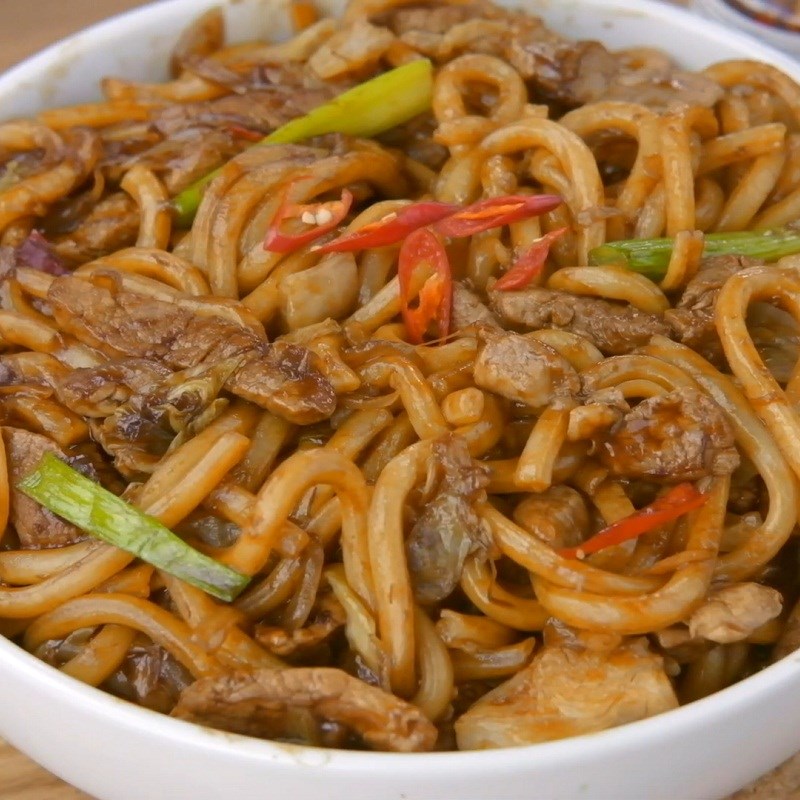 Bước 7 Thành phẩm Mì udon xào thịt heo
