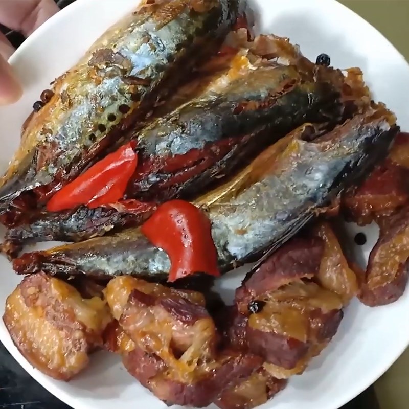 Bước 6 Thành phẩm Cá bạc má kho tiêu