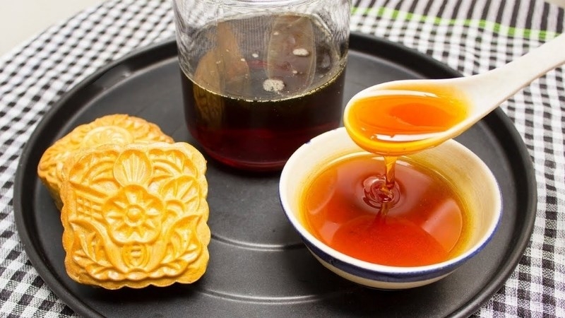 Mẹo nấu nước đường bánh Trung Thu nướng và dẻo đẹp màu, không lo thất bại 1 thanhpham 800x450 1